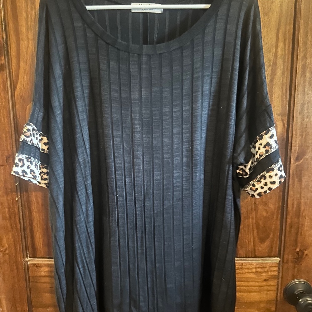 Ribbed black tunic